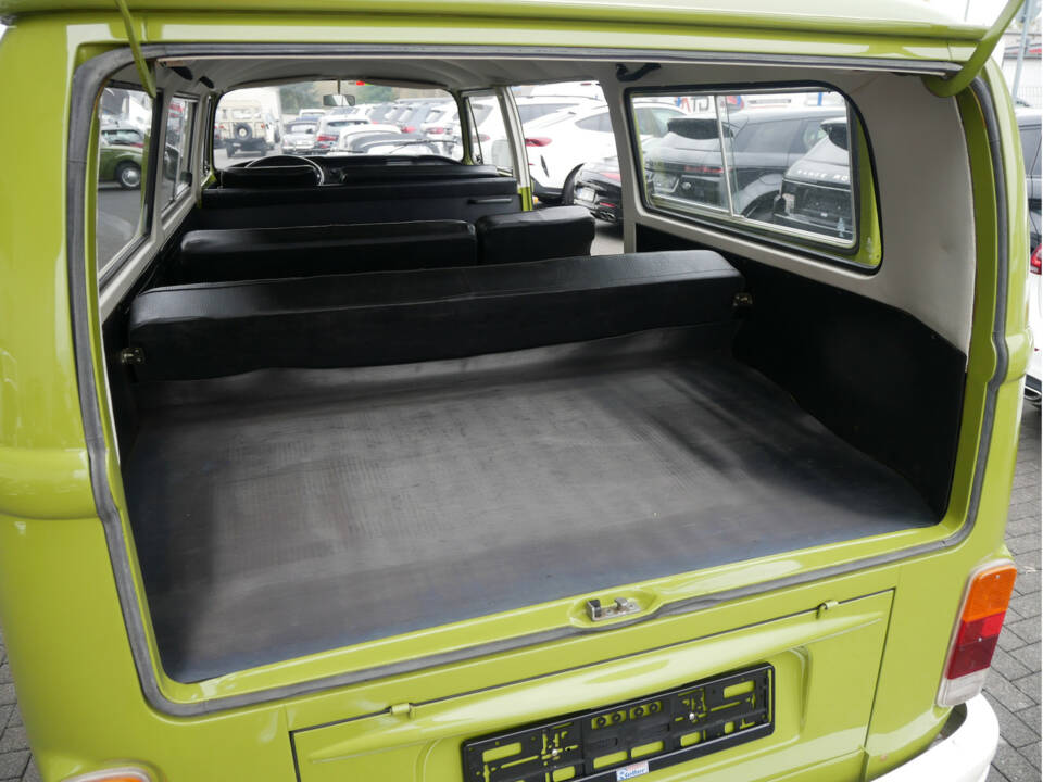 Immagine 19/21 di Volkswagen T2b Deluxe (1975)