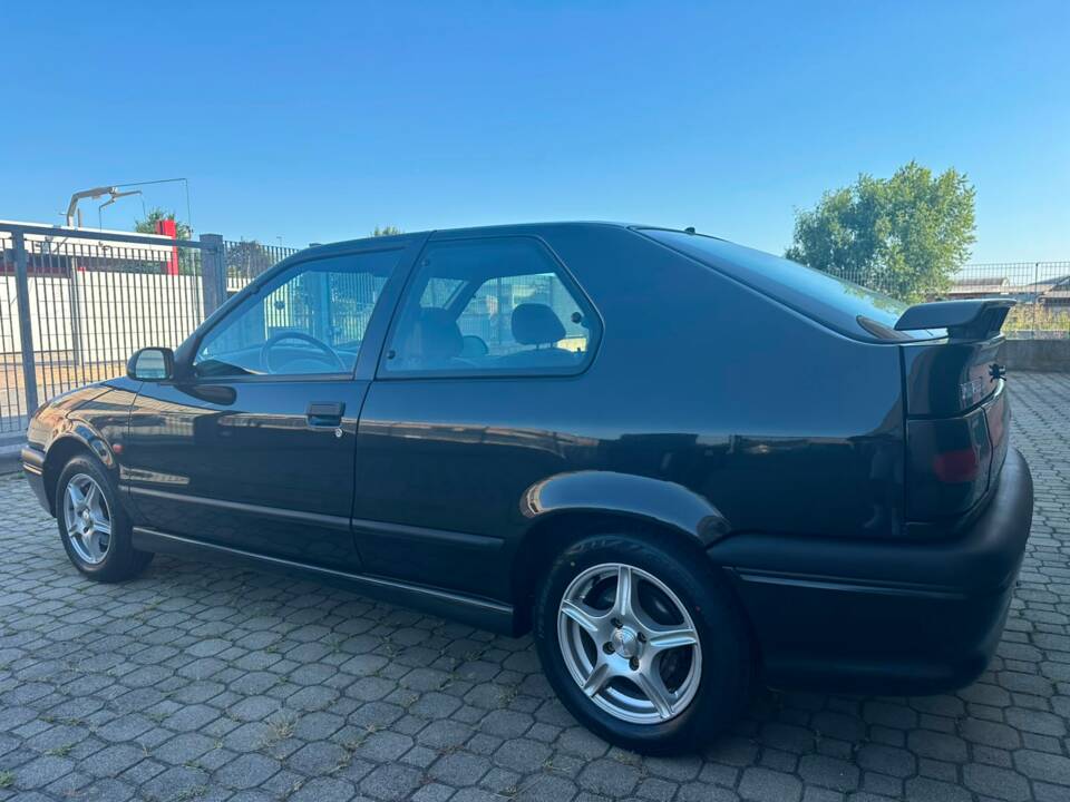 Image 6/20 de Renault R 19 1.7 TXE (1995)