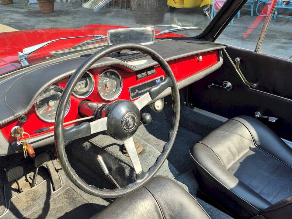 Image 21/63 of FIAT 1200 S OSI (1965)