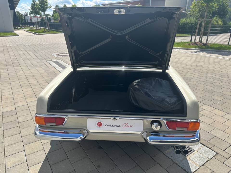 Image 9/30 of Mercedes-Benz 280 SL (1970)