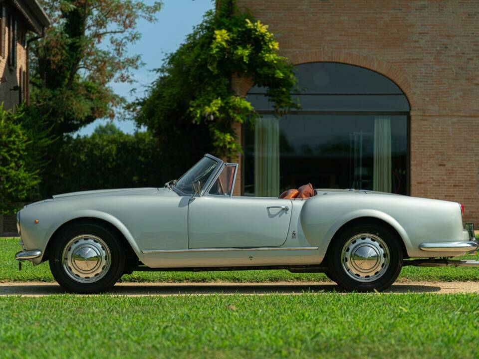 Immagine 7/50 di Lancia Aurelia B24 Convertibile (1958)