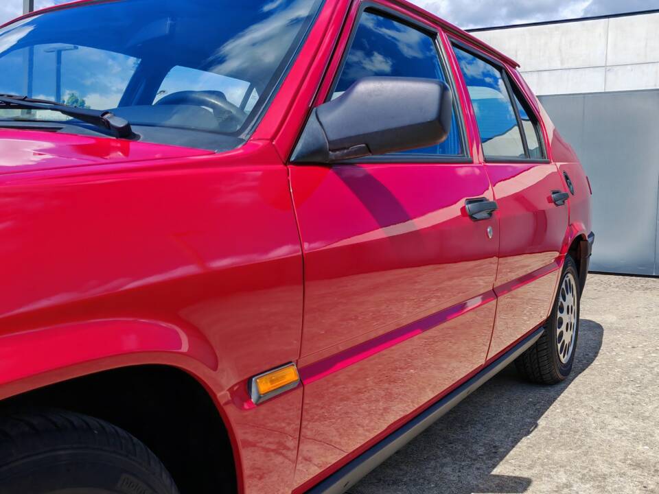 Bild 9/31 von Alfa Romeo 33 - 1.3 S (1989)