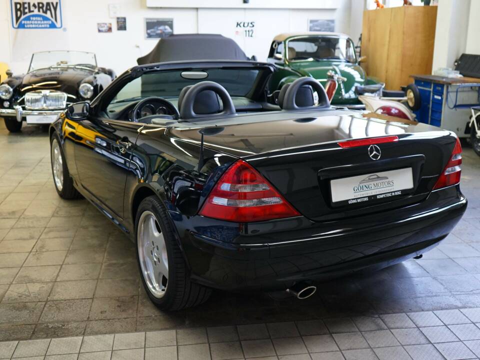 Image 10/33 de Mercedes-Benz SLK 320 (2000)