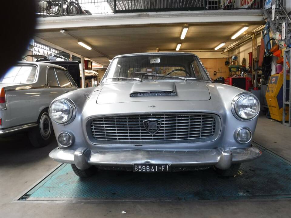 Bild 23/31 von Lancia Flaminia Coupe Pininfarina 3B (1964)