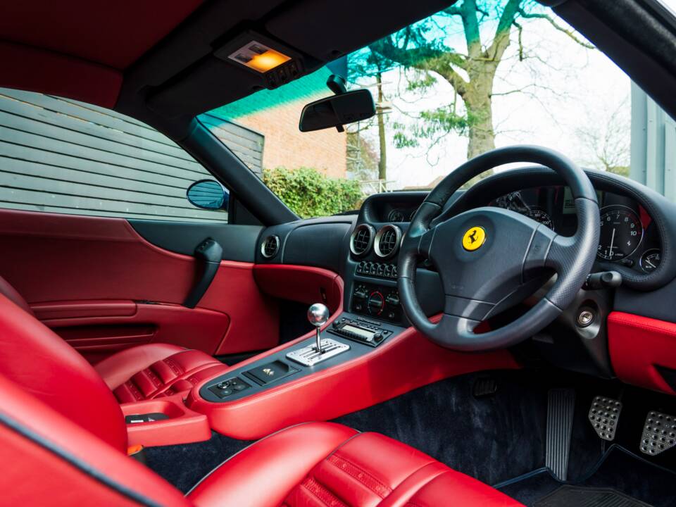 Bild 48/66 von Ferrari 550 Maranello (2000)