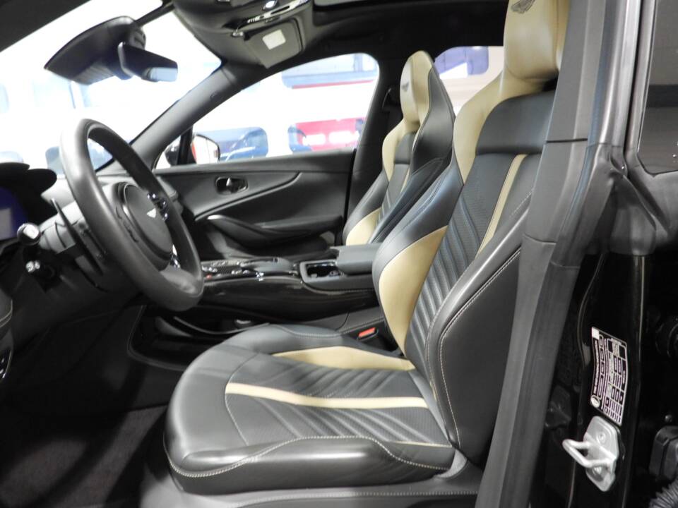 Image 5/15 of Aston Martin DBX707 (2022)