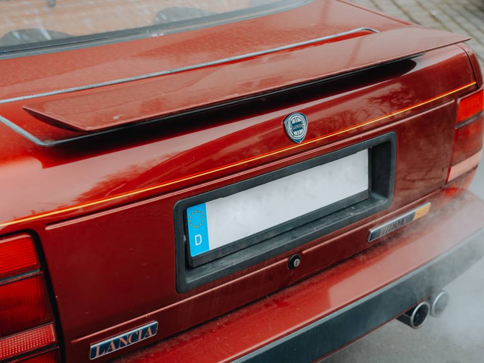 Image 8/20 de Lancia Thema 8.32 (1988)
