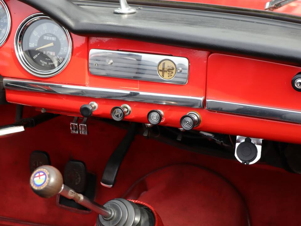 Bild 9/50 von Alfa Romeo Giulia 1600 Spider Veloce (1965)