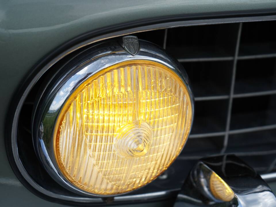 Afbeelding 66/72 van Ferrari 250 GTE (1962)