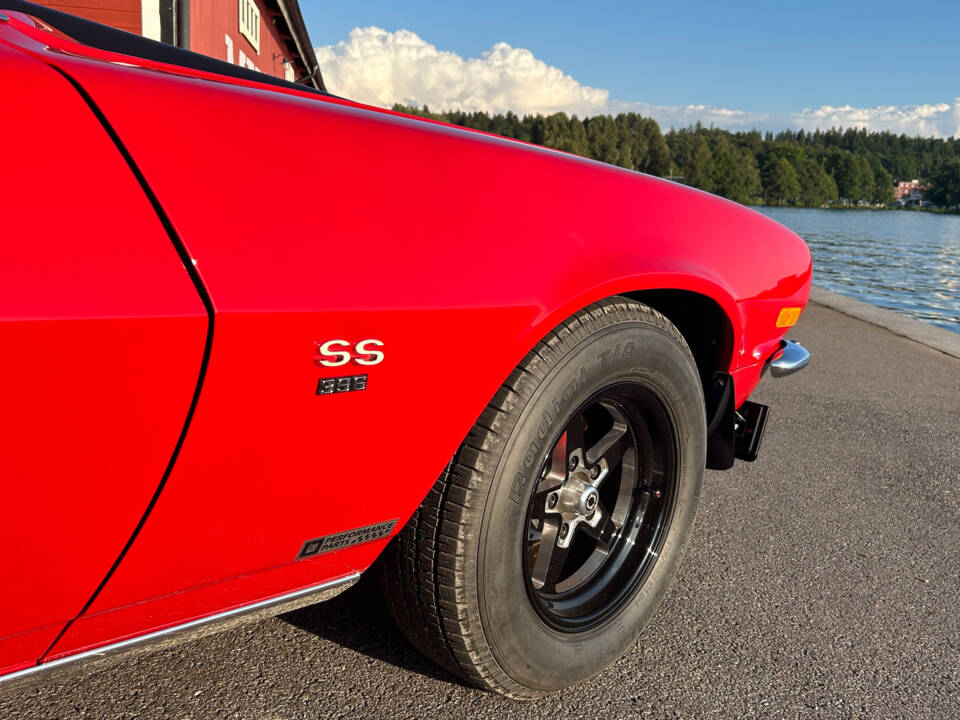 Image 11/100 of Chevrolet Camaro (1970)
