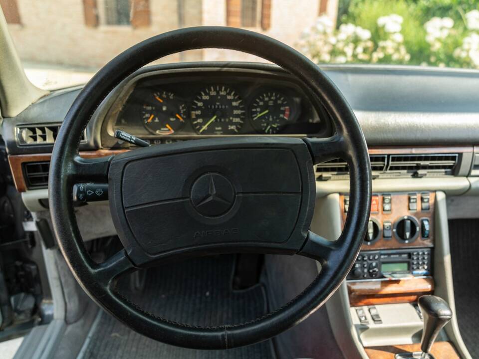 Bild 35/50 von Mercedes-Benz 500 SEC (1986)