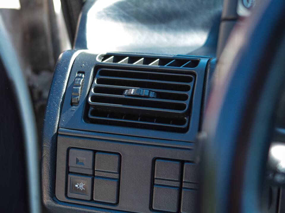Bild 40/52 von Citroën ZX 2.0i 16v (1993)