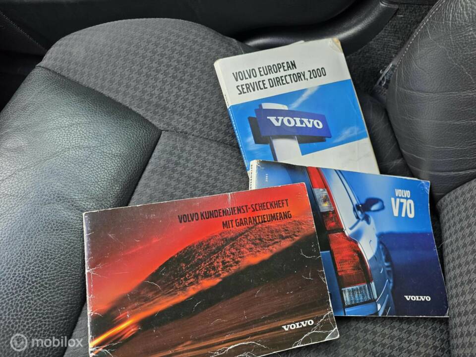 Image 27/39 de Volvo V 70 XC 2.4T (2001)