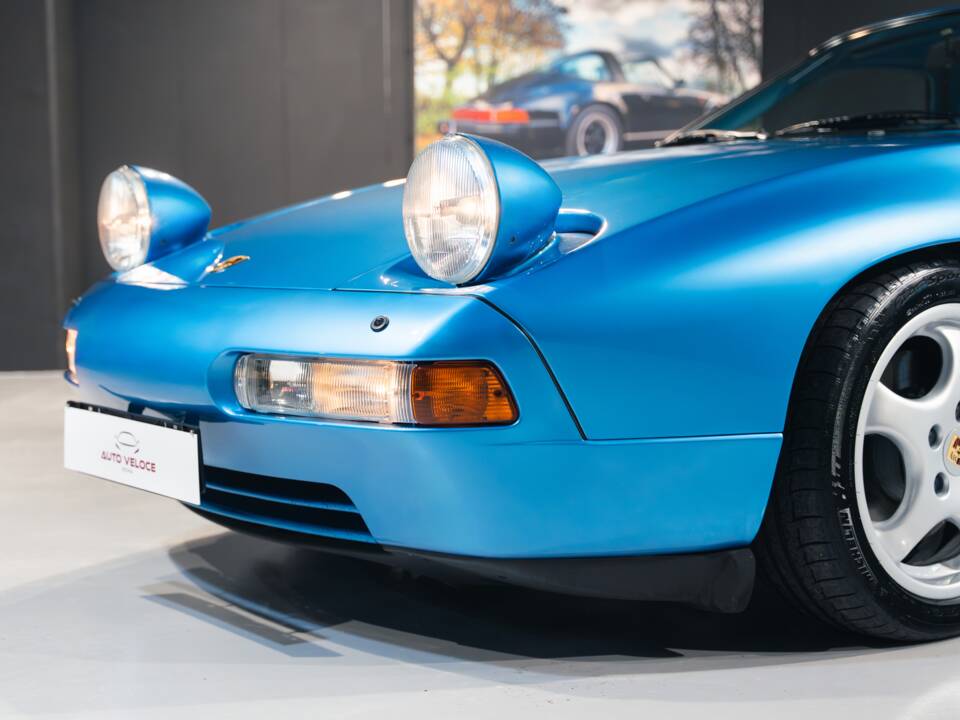 Image 29/33 of Porsche 928 GTS (1992)