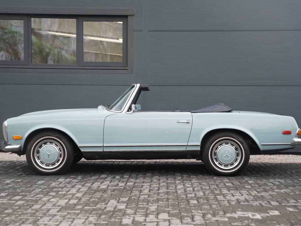 Immagine 6/50 di Mercedes-Benz 280 SL (1968)