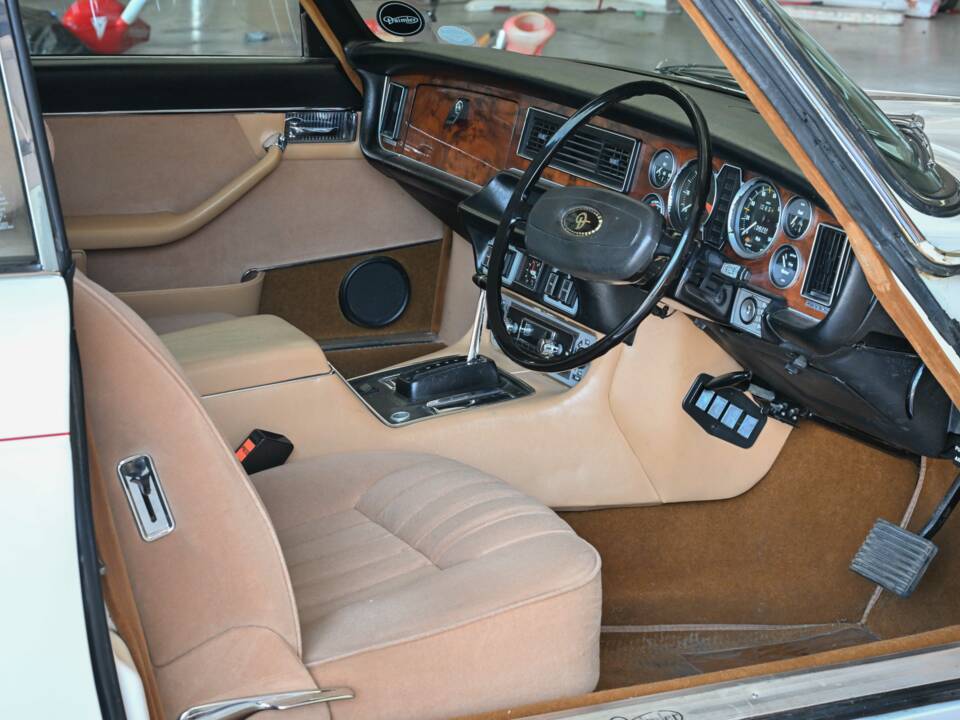Bild 15/36 von Daimler Sovereign 4.2 (1976)