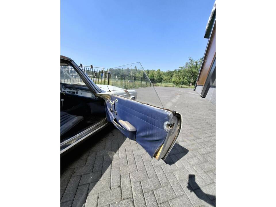 Image 32/50 de Mercedes-Benz 250 SL (1967)