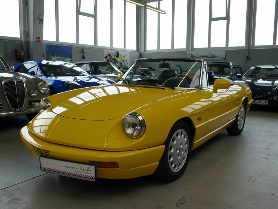Bild 24/39 von Alfa Romeo 2.0 Spider (1992)