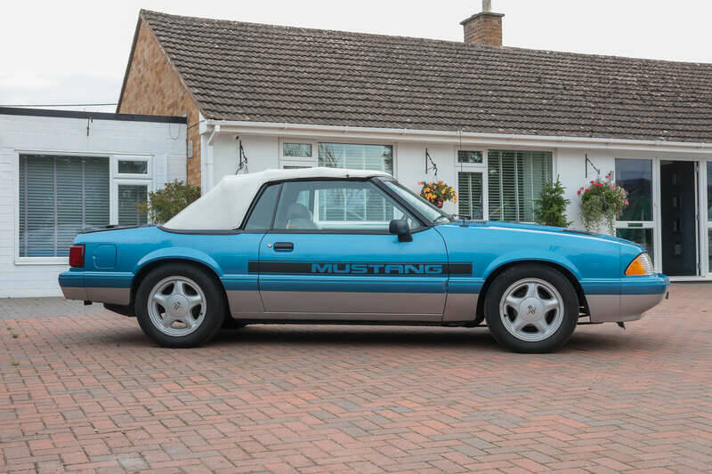 Image 13/50 de Ford Mustang III (1992)