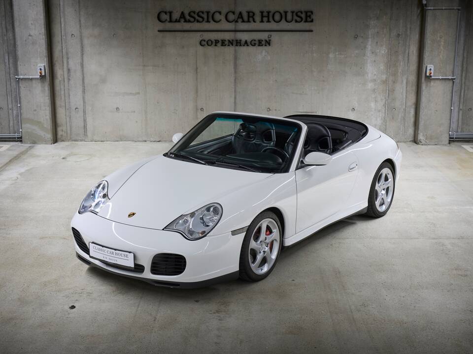 Imagen 3/98 de Porsche 911 Carrera 4S (2004)