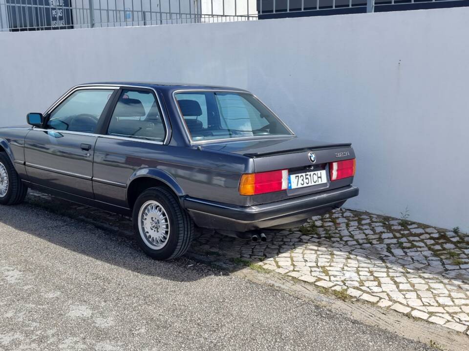 Image 55/100 of BMW 323i (1984)