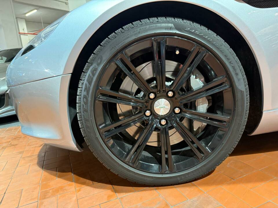 Immagine 18/42 di Aston Martin Rapide (2011)