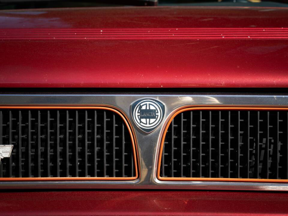 Image 63/63 of Lancia Delta HF Integrale Evoluzione II (1994)