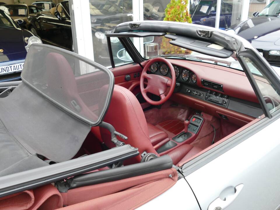 Image 13/23 of Porsche 911 Carrera 2 (1994)