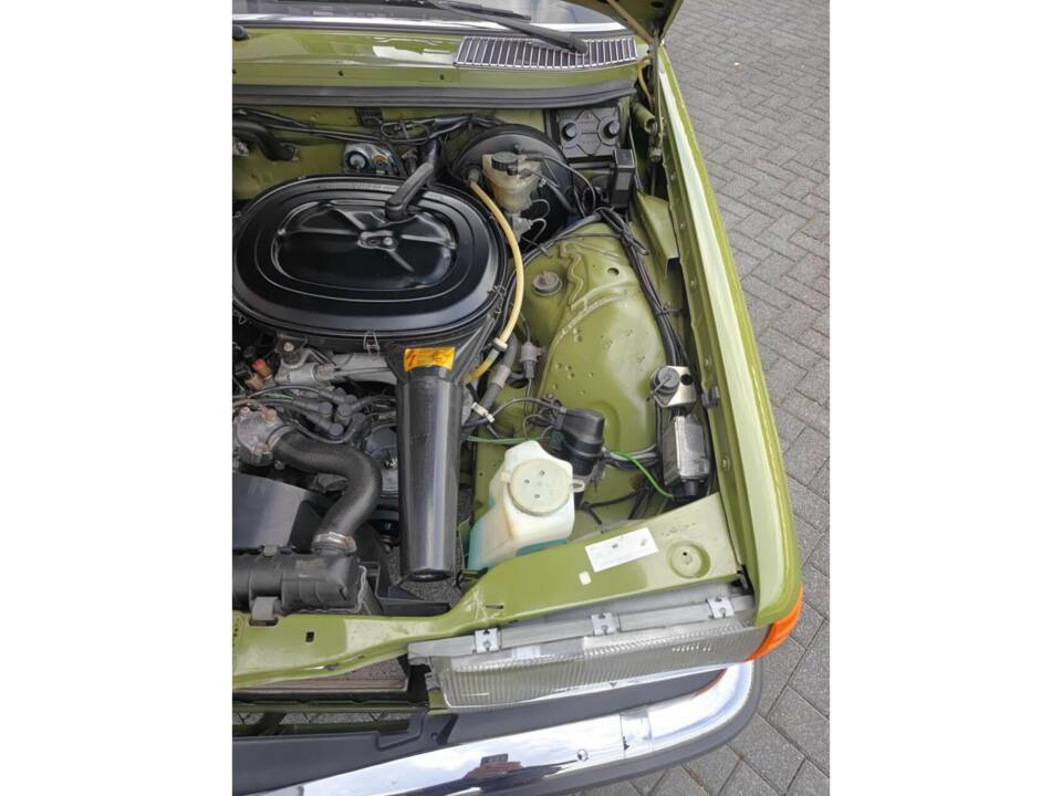Immagine 45/50 di Mercedes-Benz 230 CE (1982)