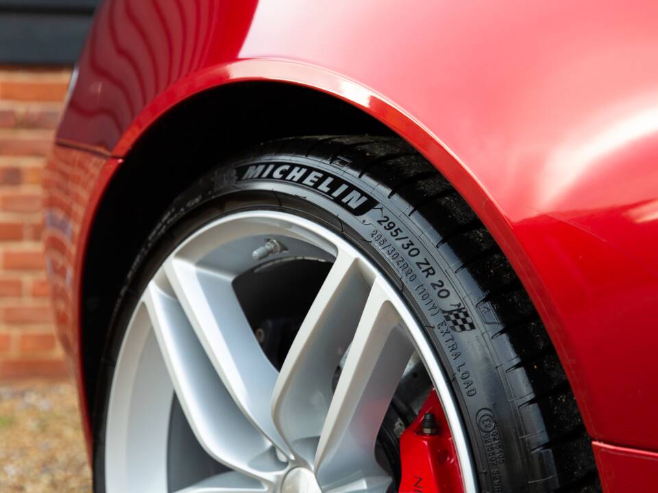 Afbeelding 33/81 van Aston Martin DB 9 Volante (2015)