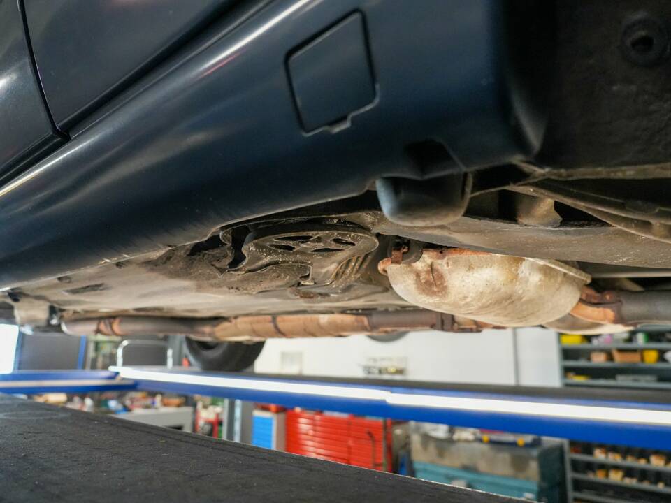 Image 35/41 of Mercedes-Benz 560 SEC (1990)