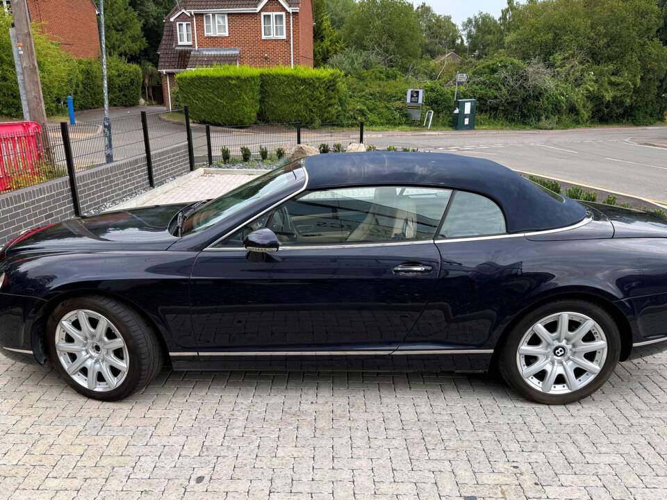 Image 2/7 of Bentley Continental GTC (2007)