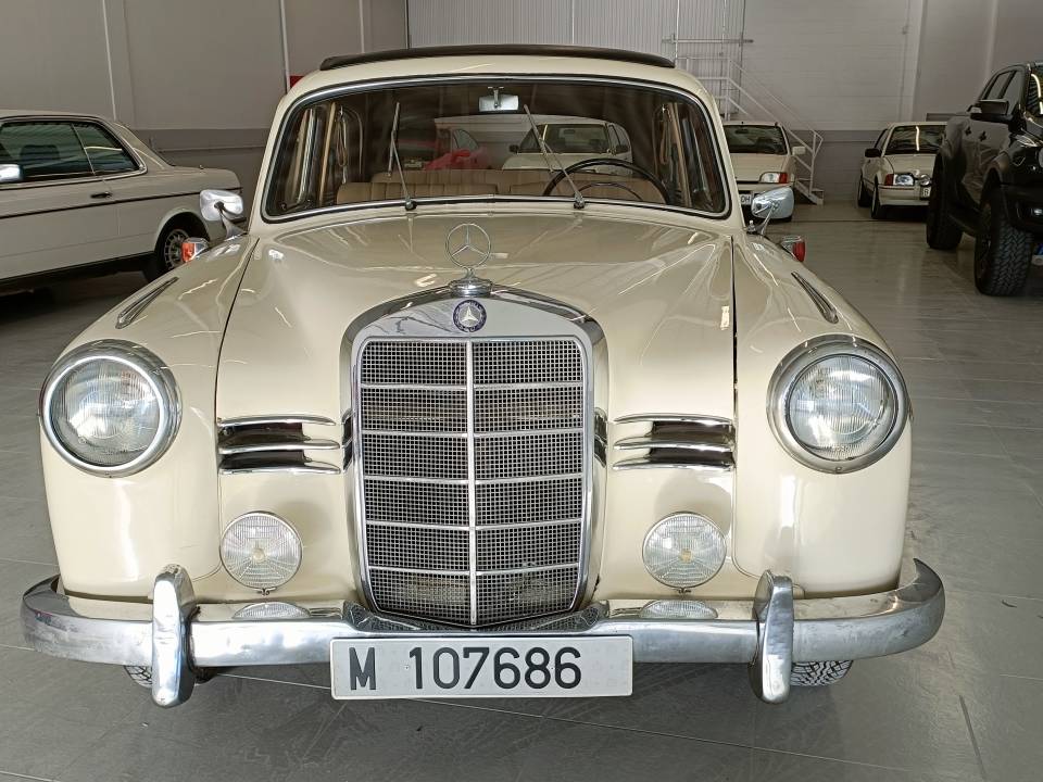 Imagen 2/14 de Mercedes-Benz 180 (1956)