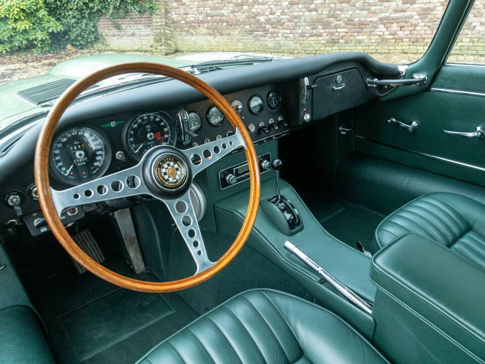 Afbeelding 21/50 van Jaguar E-Type 4.2 (1967)