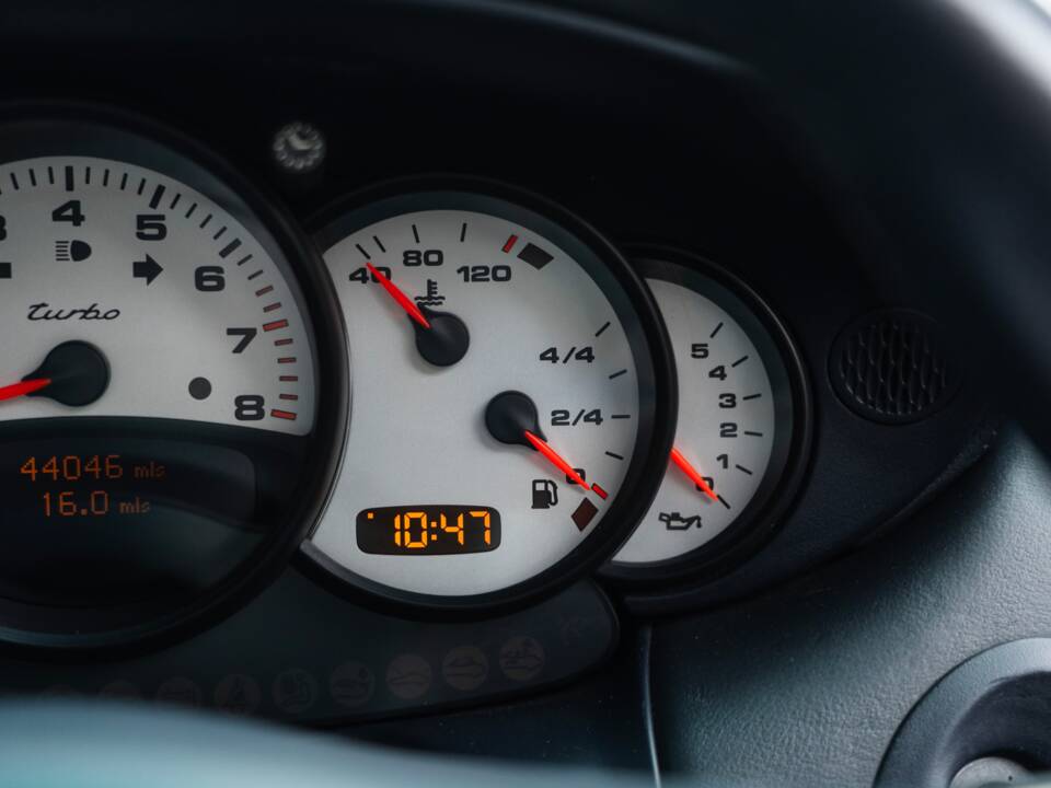 Bild 30/46 von Porsche 911 Turbo (2003)