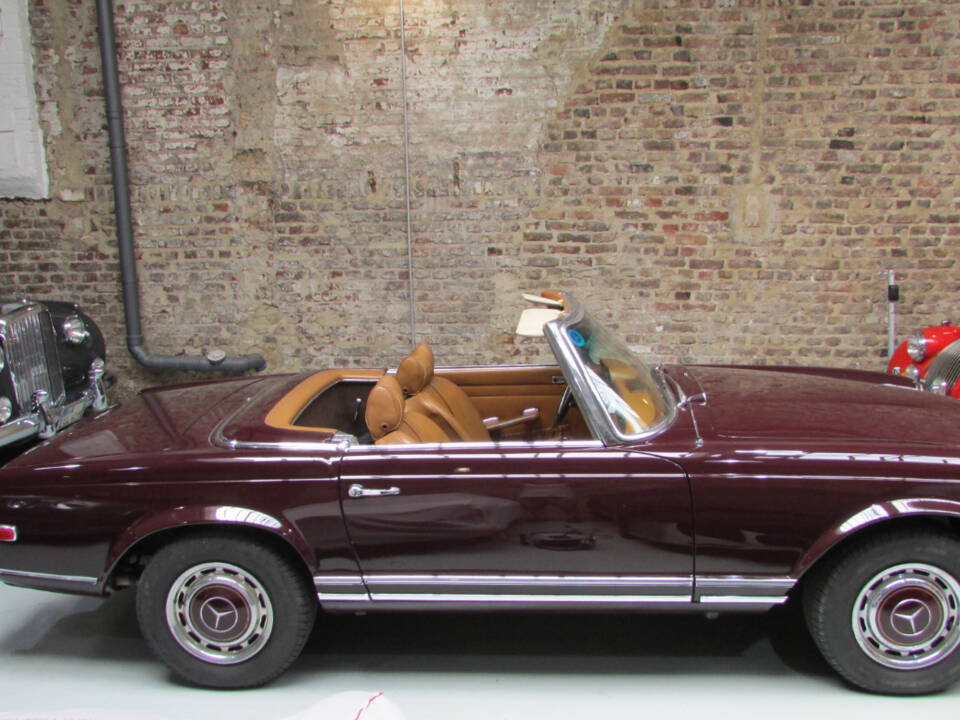 Image 2/23 of Mercedes-Benz 280 SL (1969)