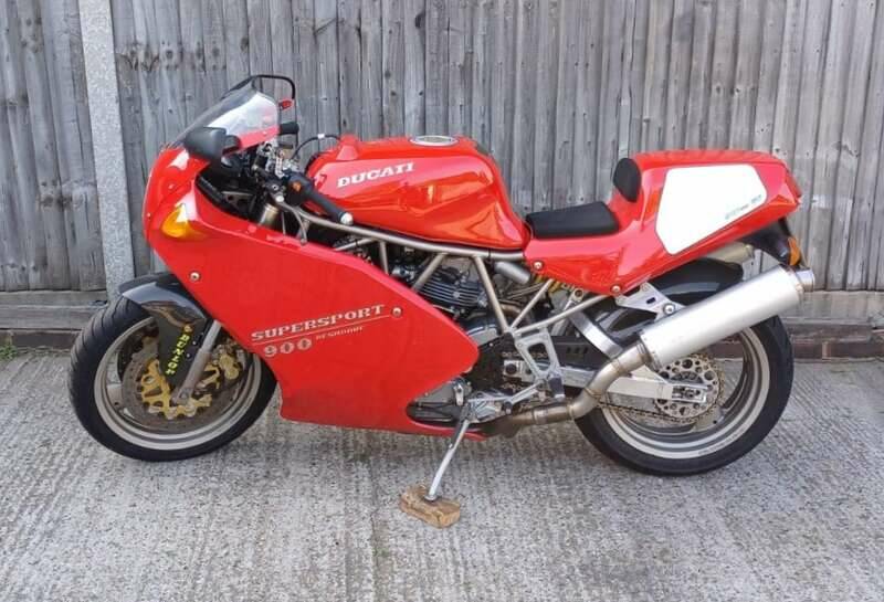 Image 2/11 of Ducati DUMMY (1995)