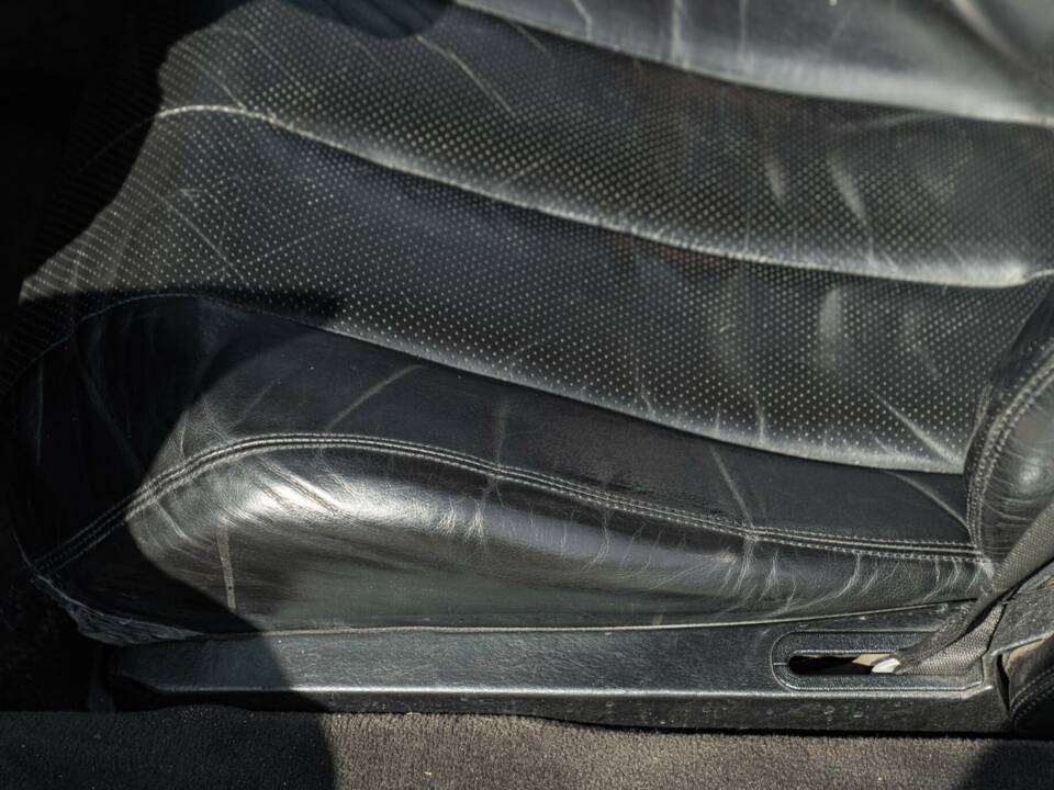 Image 31/50 of Mercedes-Benz 300 SL (1990)