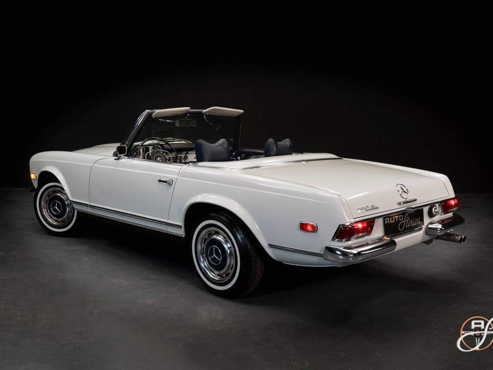 Image 3/23 of Mercedes-Benz 280 SL (1968)