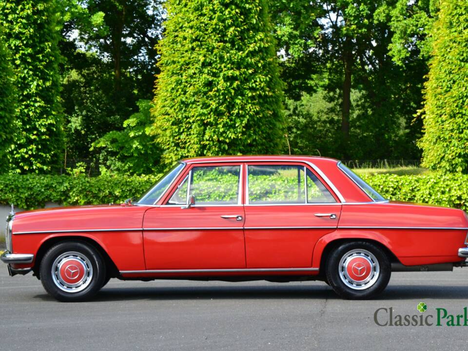 Bild 2/50 von Mercedes-Benz 230/6 (1973)
