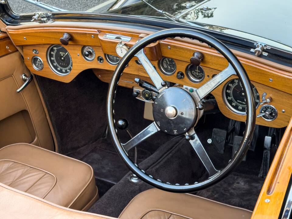 Image 12/21 of Alvis 4.3 Liter Convertible (1938)