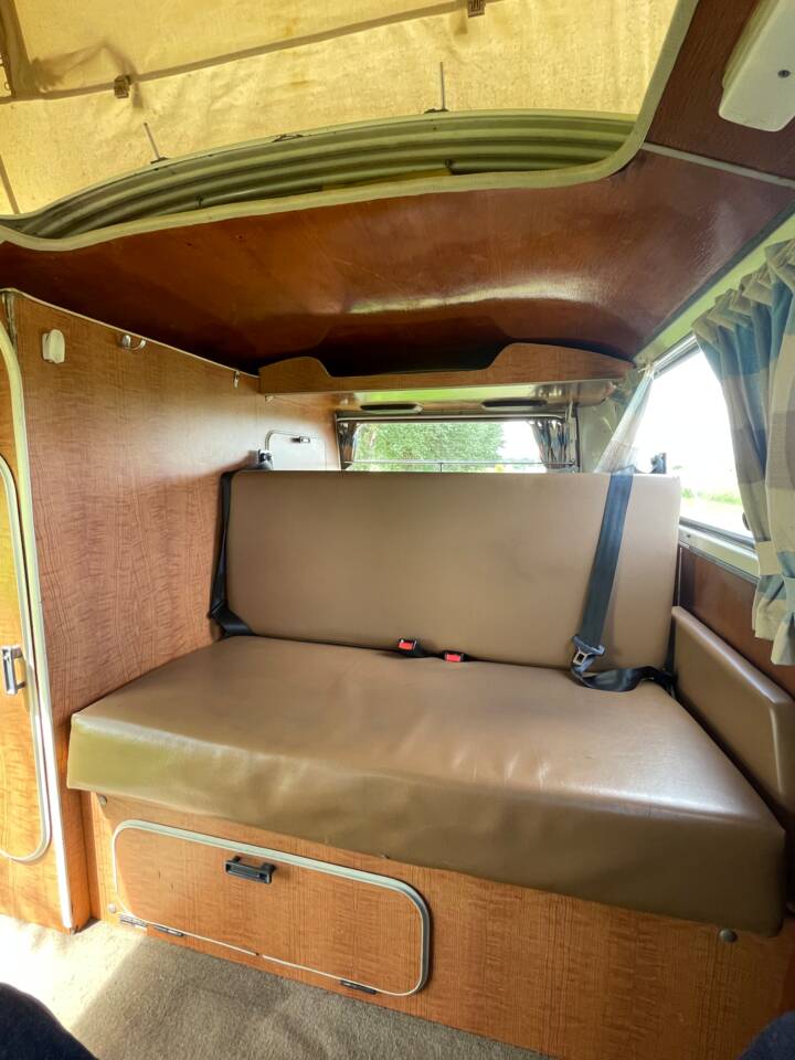 Image 6/9 of Volkswagen T2a Westfalia (1971)