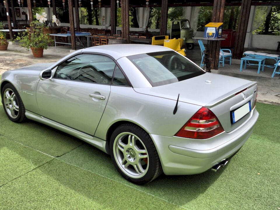 Afbeelding 61/63 van Mercedes-Benz SLK 32 AMG (2001)