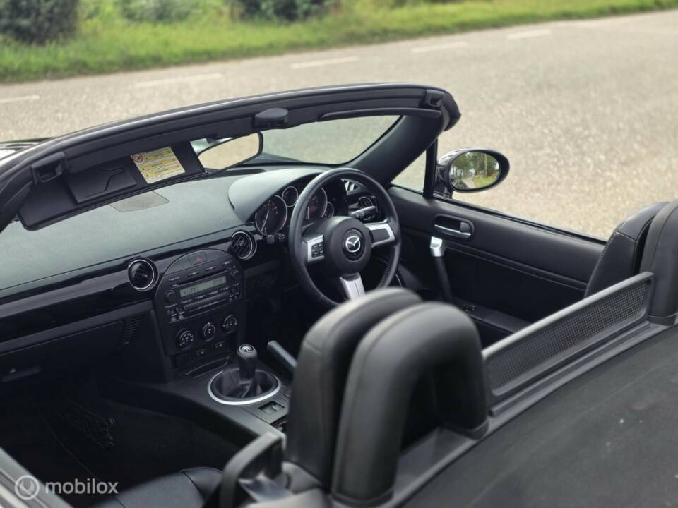 Immagine 17/31 di Mazda MX-5 1.8 (2006)