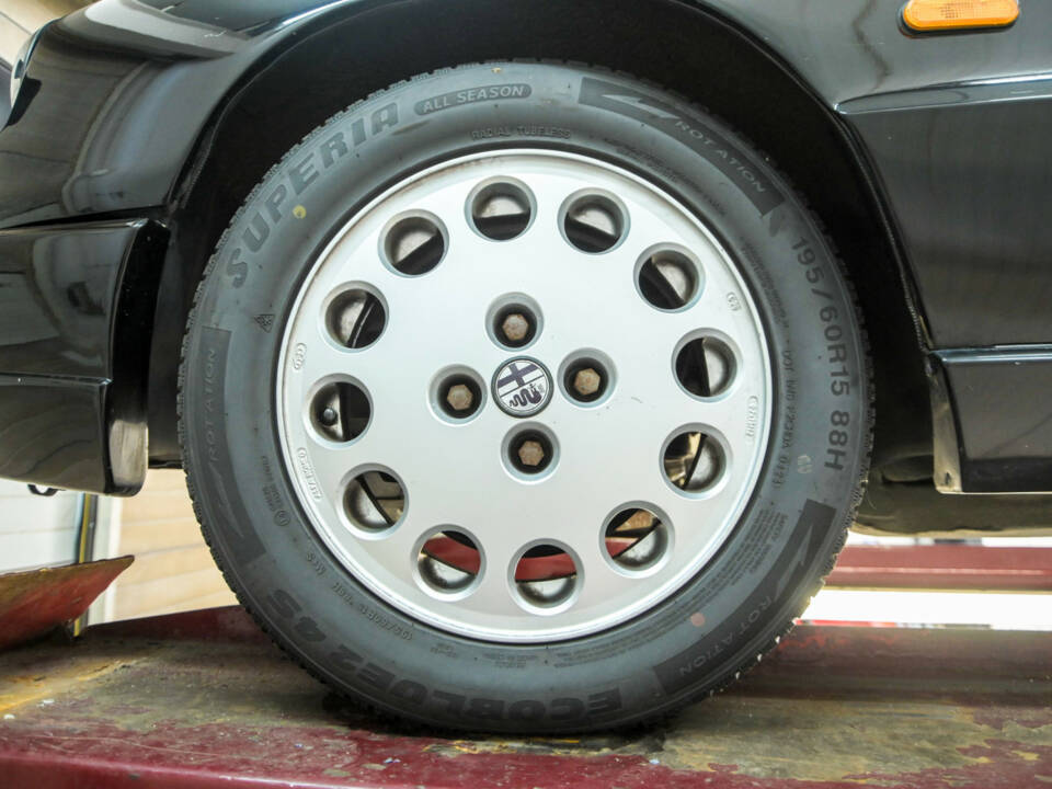 Bild 49/50 von Alfa Romeo 2.0 Spider (1991)
