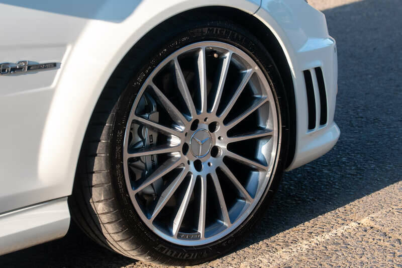 Immagine 48/50 di Mercedes-Benz C 63 AMG T (2009)