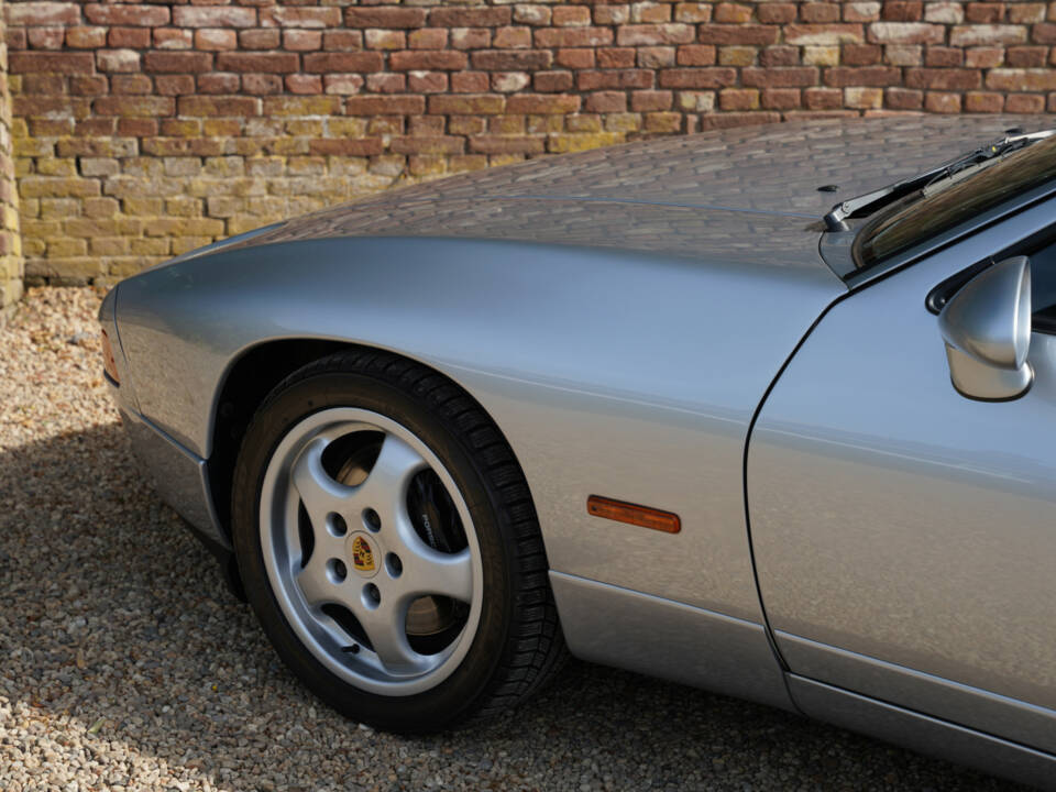 Immagine 20/50 di Porsche 928 GTS (1993)