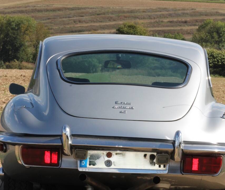 Bild 17/38 von Jaguar E-Type (2+2) (1968)