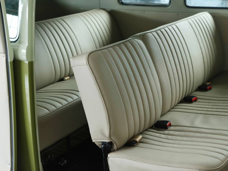 Image 27/47 of Volkswagen T1 minibus (1961)