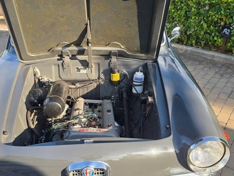 Image 37/56 of Alfa Romeo Giulietta TI (1964)